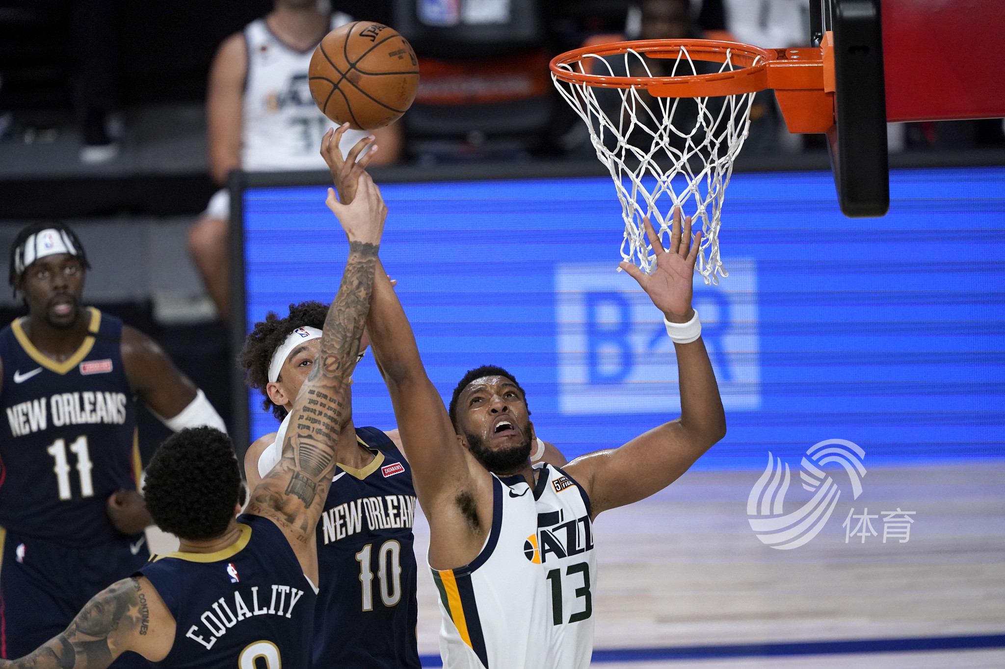 甚至在比赛 甚至在比赛