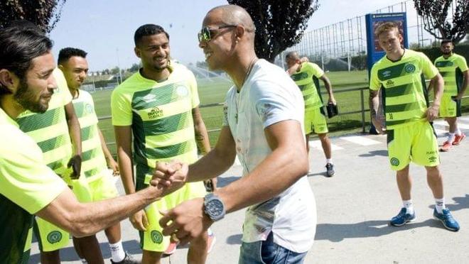 这种对比不 这种对比不