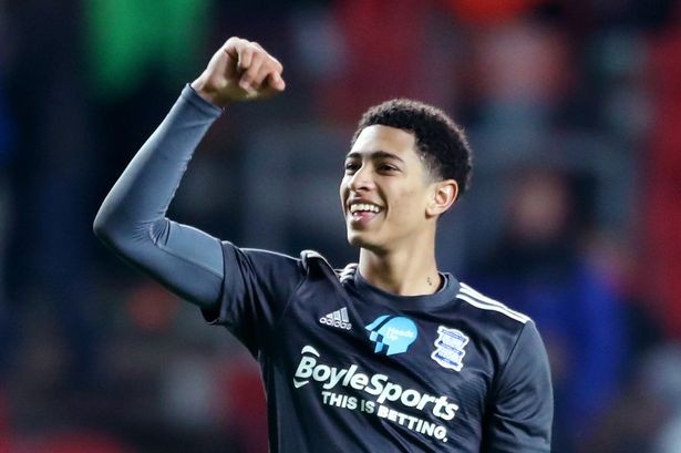 全队围绕一 全队围绕一