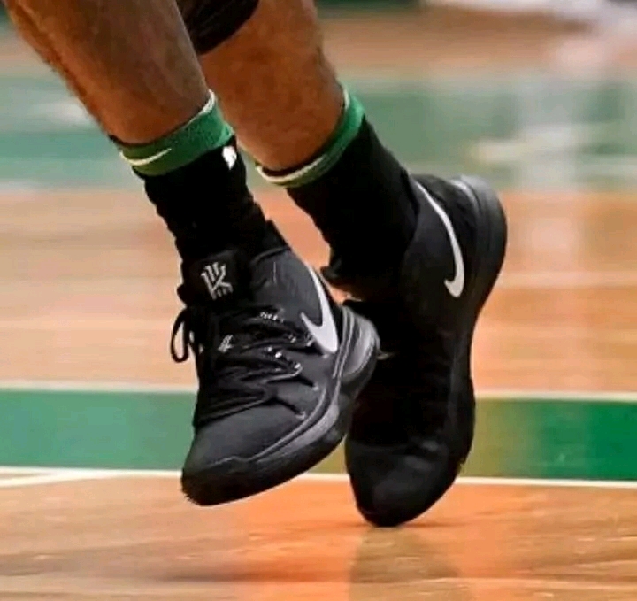 尤其在经济 尤其在经济